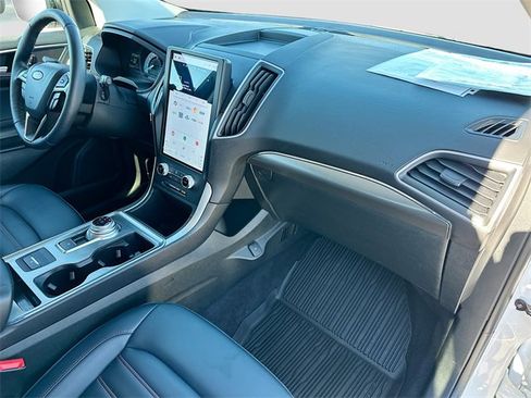 Used 2024 Ford Edge SEL w/ Sport Appearance Package image 27