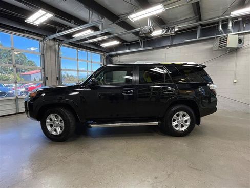 Used 2015 Toyota 4Runner SR5 RWD image 2