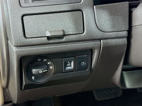 Used 2012 Ford Fusion SE FWD image 13