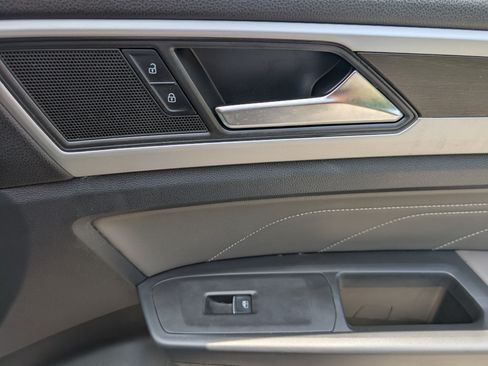 Used 2023 Volkswagen Atlas SE FWD image 19