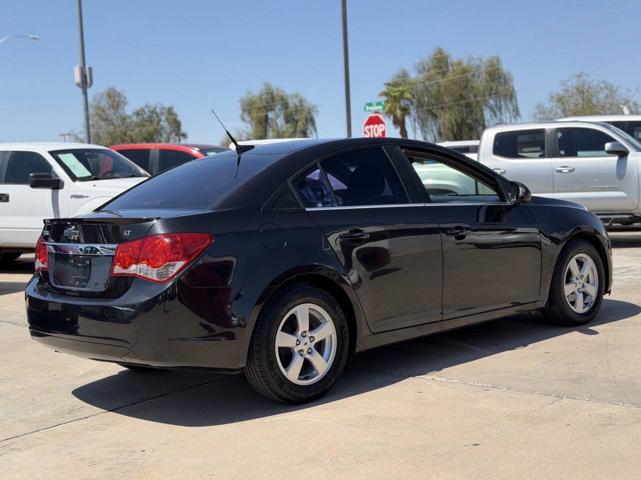 Used 2014 Chevrolet Cruze LT w/ Technology Package FWD image 3