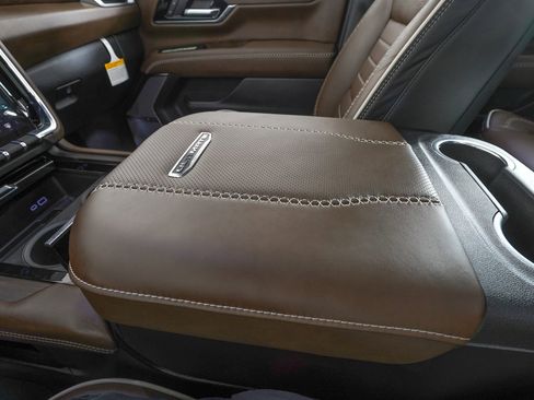 Used 2026 GMC Yukon XL Denali Ultimate AWD/4WD image 33