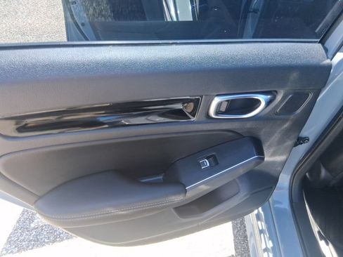 Used 2022 Honda Civic Touring image 14
