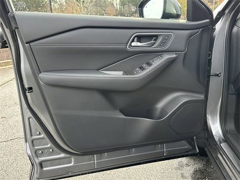 New 2026 Nissan Rogue Platinum image 11