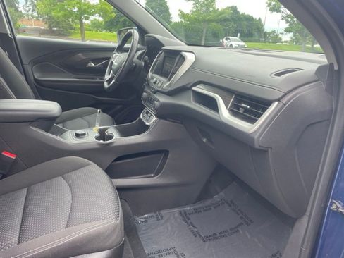 Used 2023 GMC Terrain SLE FWD image 16