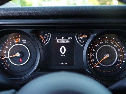 Used 2025 Jeep Wrangler Unlimited Sport AWD/4WD image 10