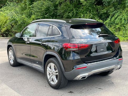 Used 2022 Mercedes-Benz GLA 250 4MATIC image 3