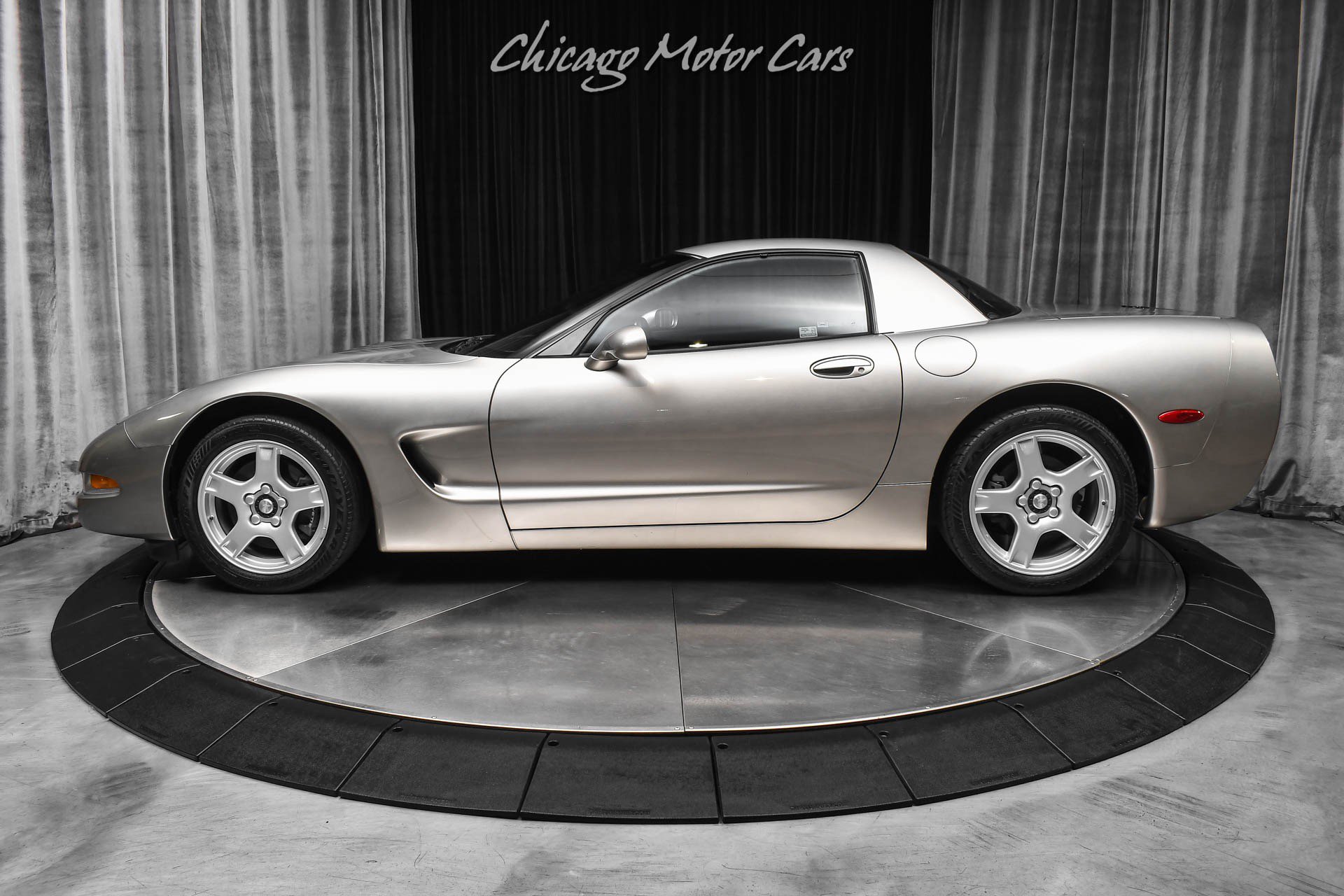 Used 1999 Chevrolet Corvette Coupe w/ Lighting Pkg RWD image 26