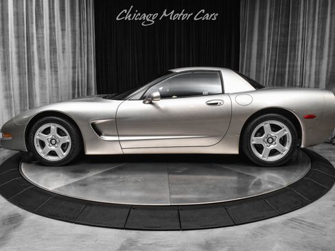 Used 1999 Chevrolet Corvette Coupe w/ Lighting Pkg RWD image 26