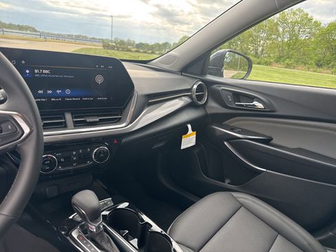 New 2026 Chevrolet Trax ACTIV w/ Driver Confidence Package FWD image 23