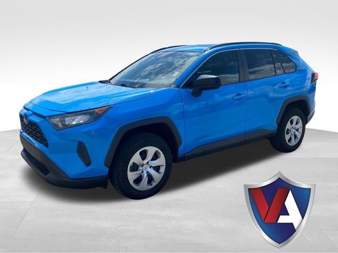 Used 2020 Toyota RAV4 LE FWD image 1
