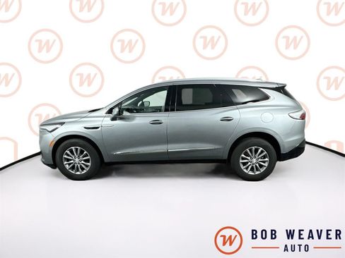Used 2023 Buick Enclave Essence AWD/4WD image 4