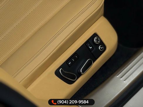 Used 2015 Bentley Flying Spur W12 image 22