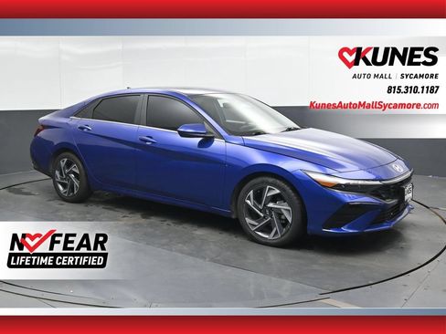 Used 2025 Hyundai Elantra SEL FWD image 1