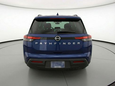 Used 2025 Nissan Pathfinder SV image 7