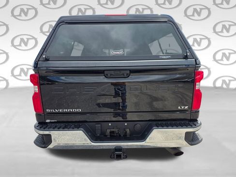 Used 2022 Chevrolet Silverado 2500 LTZ w/ LTZ Convenience Package AWD/4WD image 11