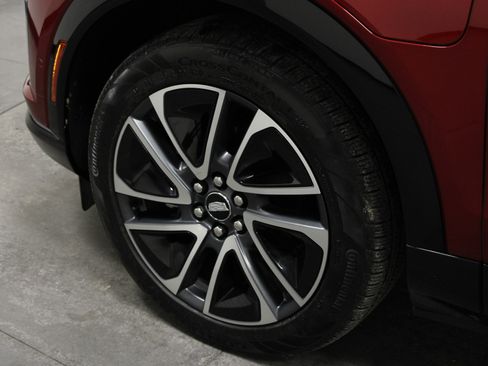 Used 2025 Cadillac Optiq Sport 2 w/ LPO, Floor Liner Package image 10