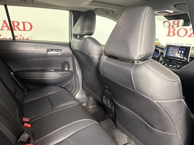Used 2024 Toyota Corolla Cross XLE w/ Convenience Package AWD/4WD image 31