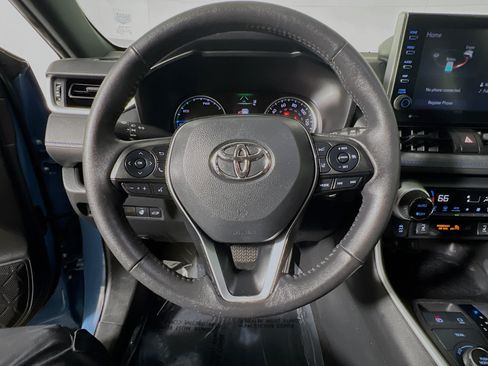Used 2022 Toyota RAV4 SE w/ Convenience Package AWD/4WD image 18