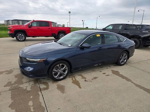 Used 2024 Honda Accord EX image 3