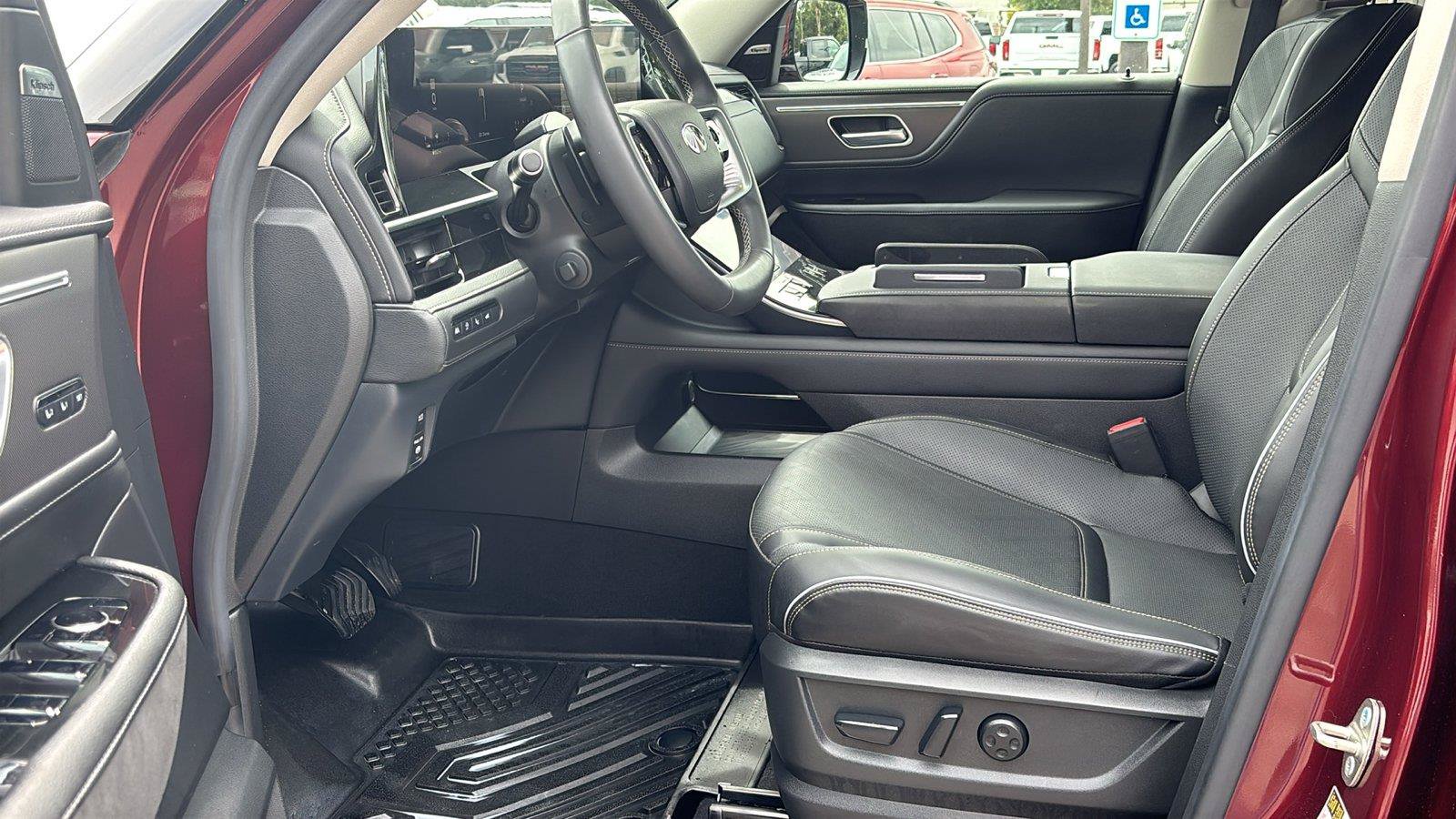 Used 2025 INFINITI QX80 Luxe RWD image 15