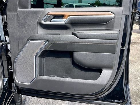 Used 2024 Chevrolet Silverado 3500 High Country w/ High Country Premium Package AWD/4WD image 29