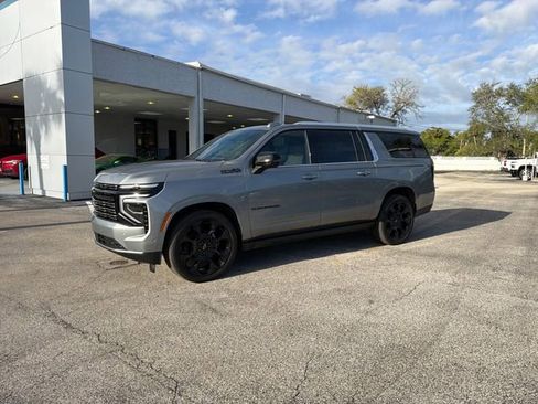 New 2026 Chevrolet Suburban High Country AWD/4WD image 2