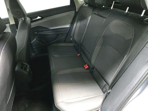 Used 2023 Volkswagen Taos SE w/ Panoramic Sunroof Package AWD/4WD image 32