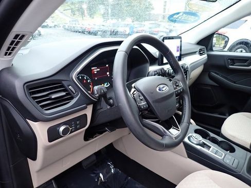 Certified 2022 Ford Escape SE w/ Cold Weather Package image 14