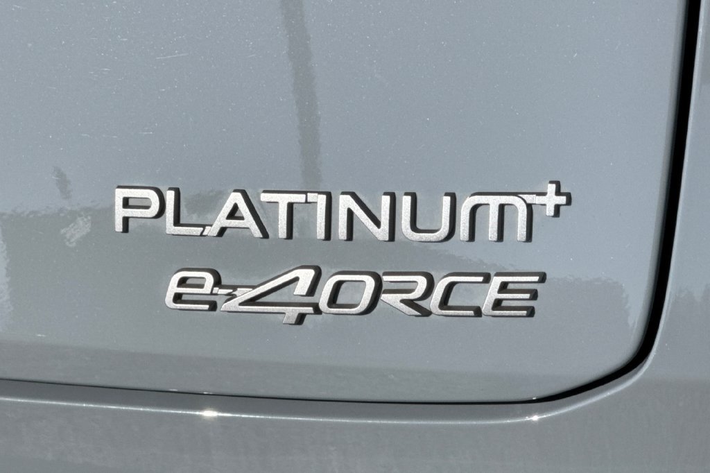 Used 2024 Nissan Ariya AWD image 27