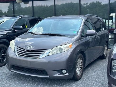 Used 2012 Toyota Sienna XLE w/ Premium Pkg FWD image 1