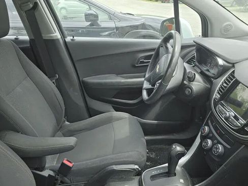Used 2018 Chevrolet Trax LS AWD/4WD image 5