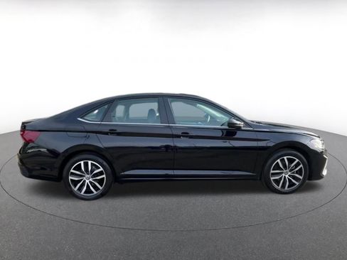 Used 2025 Volkswagen Jetta SE image 16