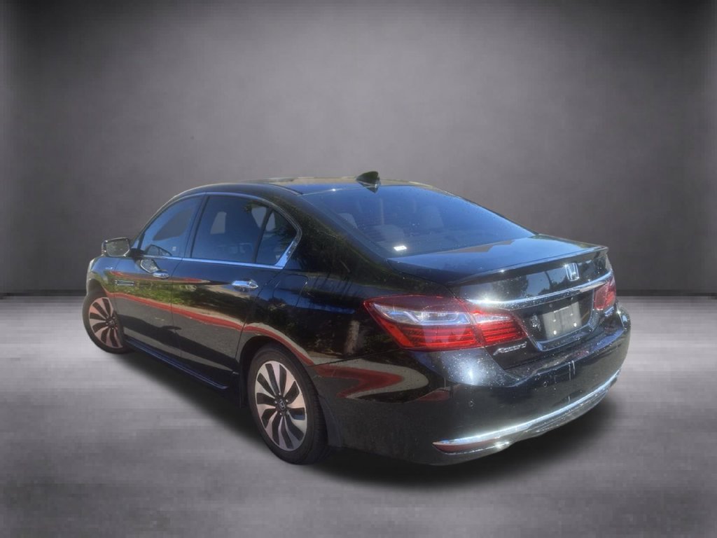 Used 2017 Honda Accord Touring image 4