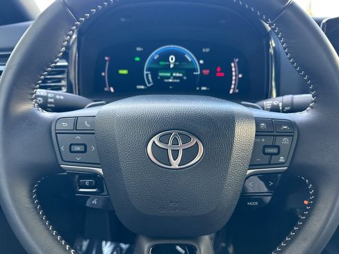 Certified 2025 Toyota Camry SE image 23