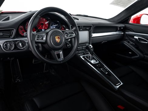 Certified 2019 Porsche 911 Carrera 4S image 4