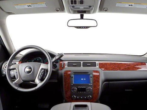 Used 2013 Chevrolet Tahoe LTZ image 7