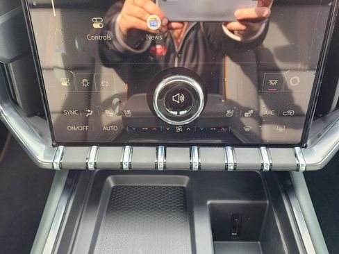 New 2026 GMC Acadia AT4 w/ Luxury Package image 32