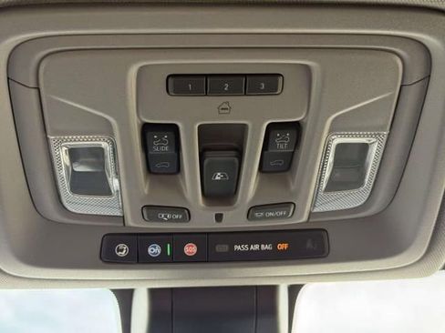 Used 2019 Chevrolet Silverado 1500 LTZ w/ LTZ Premium Package AWD/4WD image 36
