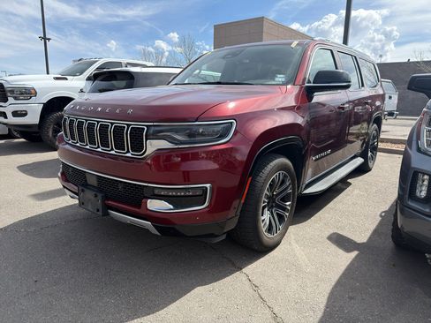 Used 2023 Jeep Wagoneer L Series II image 1