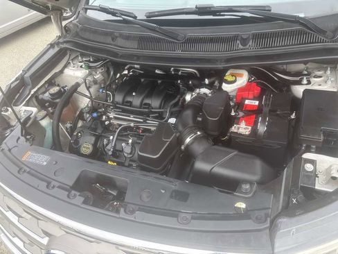 Used 2018 Ford Explorer XLT w/ Equipment Group 201A image 32