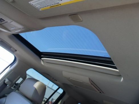 Used 2019 Chevrolet Suburban Premier image 6