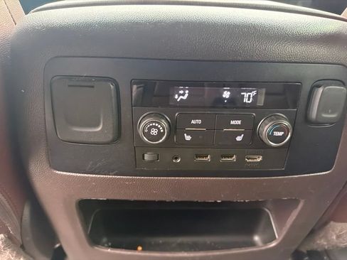 Used 2018 Chevrolet Suburban Premier w/ RST Edition AWD/4WD image 13