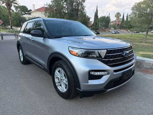 Used 2020 Ford Explorer XLT w/ Equipment Group 202A RWD image 7