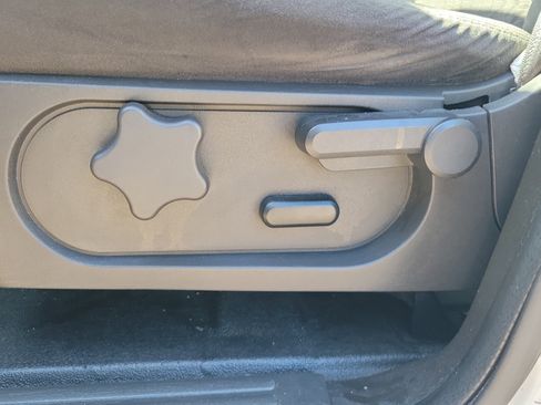 Used 2010 Ford Explorer Sport Trac XLT image 13