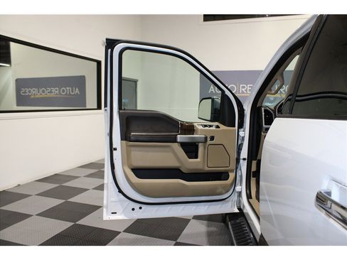 Used 2018 Ford F150 Lariat image 12