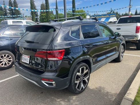 Used 2022 Volkswagen Taos SEL image 9