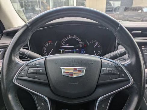 Used 2018 Cadillac XT5 Luxury w/ Driver Awareness Package FWD image 15