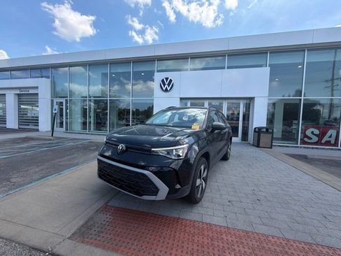 Certified 2025 Volkswagen Taos S AWD/4WD image 1