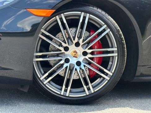 Used 2015 Porsche 911 Carrera 4S AWD/4WD image 2